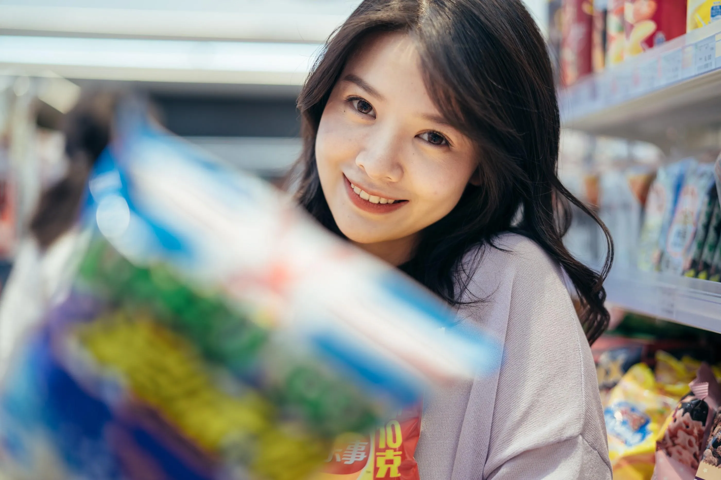 [YITUYU艺图语]2022.01.26 一大堆零食，便利店里的小满足 喵喵喵是锦儿呀 [26P]插图3